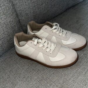 Cushe Women's Sneakers in White and Tan